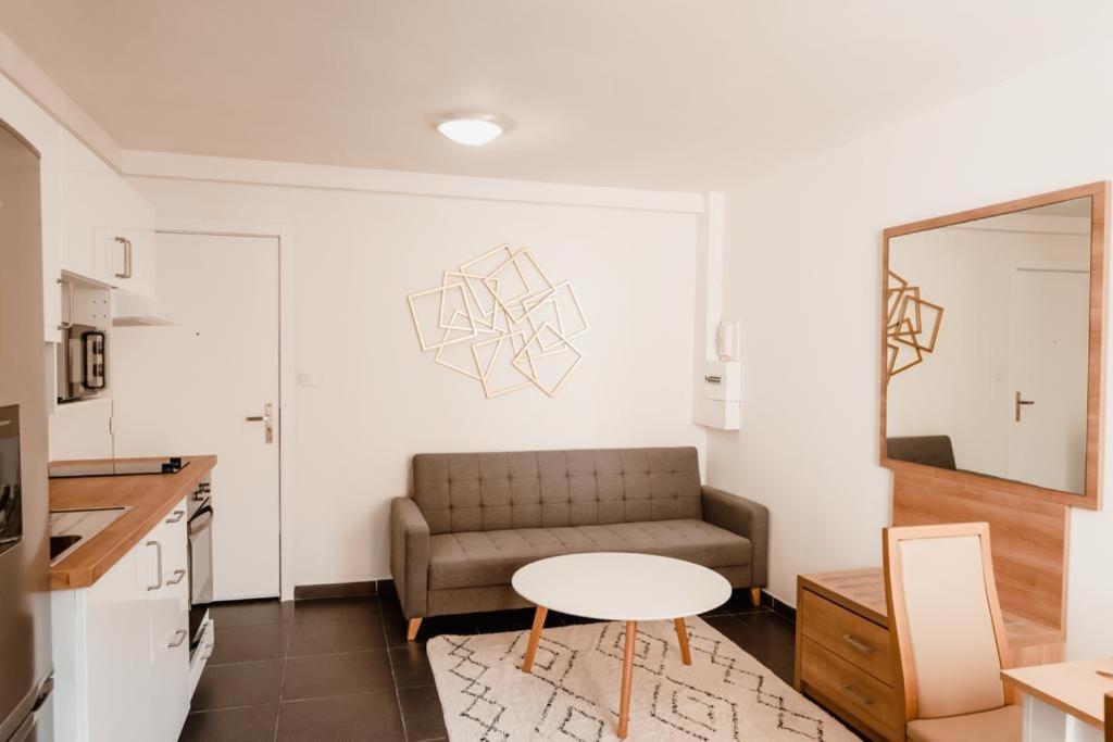Calvi. T2 2/4 Personnes A 100 Metres De La Plage Appartement Calvi  Buitenkant foto